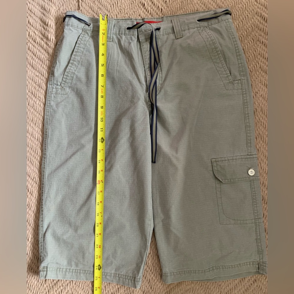 Gloria Vanderbilt | 10 | light green khaki shorts 100% cotton front&back pockets